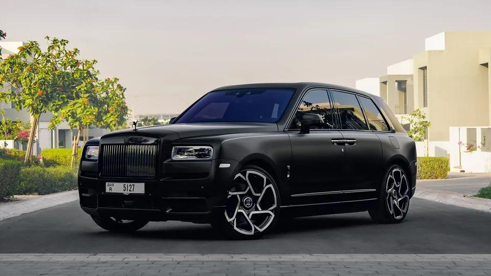 Rolls-Royce Cullinan - 885x460